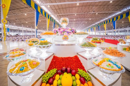 ภาพ No.89504:พิธีตักบาตร ข้าวสารอาหารแห้ง พิธีบูชาข้าวพระ และพิธีจุดเทียนใจ ไฟนิรันดร์  อนันตชัย ณ สภาธรรมกายสากล วัดพระธรรมกาย วันอาทิตย์ที่ 1 ตุลาคม พ.ศ. 2566