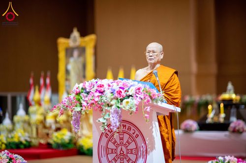 ภาพ No.208841:พระบาทสมเด็จพระเจ้าอยู่หัวทรงพระกรุณาโปรดเกล้าฯ พระราชทานภัตตาหารพระราชทาน แด่พระภิกษุ สามเณร ในการสอบบาลีสนามหลวง ณ วัดพระธรรมกาย วันที่ 22 กุมภาพันธ์ พ.ศ. 2568 ณ วัดพระธรรมกาย อำเภอคลองหลวง จังหวัดปทุมธานี