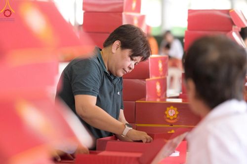 ภาพ No.210931:วันที่ 15 มีนาคม พ.ศ. 2568  บุญบรรจุกล่องไทยธรรม เพื่อถวายแด่พระสังฆาธิการ 40,000 กว่าวัดทั่วไทย ในวันคุ้มครองโลก 22 เมษายน พ.ศ. 2568