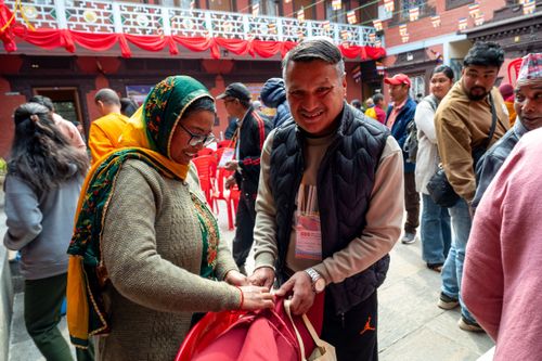 ภาพ No.209827:วันที่ 28 กุมภาพันธ์ พ.ศ.2568 พิธีเปิดโครงการบวชสามเณร พิธีถวายไทยธรรม พิธีขอขมามอบผ้าไตร  ณ เมืองปาตัน ประเทศเนปาล