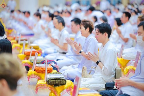 ภาพ No.228376:วันอาทิตย์ที่ 8 มิถุนายน พ.ศ. 2568 พิธีถวายทุนสนับสนุนพระไตรปิฎกฉบับธรรมชัย และอนุรักษ์คัมภีร์โบราณ ณ ห้องแก้วสารพัดนึก 2 วัดพระธรรมกาย