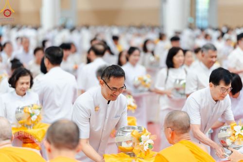 ภาพ No.206948:พิธีถวายโคมมาฆประทีป น้อมถวายเป็นพุทธบูชา แด่คณะพระภิกษุ สามเณร วัดพระธรรมกาย วันอาทิตย์ที่ 9 กุมภาพันธ์ พ.ศ. 2568 ณ ห้องแก้วสารพัดนึก 2 สภาธรรมกายสากล วัดพระธรรมกาย จังหวัดปทุมธานี