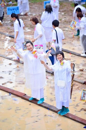 ภาพ No.250004:วันอังคารที่ 30 กันยายน พ.ศ. 2568 พิธีตอกเสามงคลต้นแรกอาคารเศรษฐีถาวร ที่พักผู้มาปฏิบัติธรรม ณ ศูนย์ปฏิบัติธรรมจันทบุรี