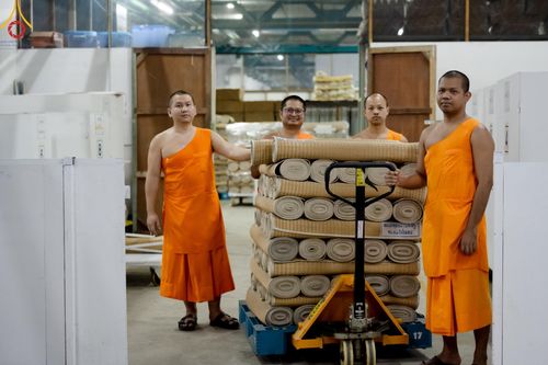 ภาพ No.60579:V.38 ทุ่มพลังเพื่อพ่อครบ 80 ปี ภาพการเตรียมงานของหน่วยงานต่างๆ เพื่อพิธีฉลองอายุวัฒนมงคล 80 ปี หลวงพ่อธัมมชโย และรับถวายมหาสังฆทาน 10,000 กว่าวัดทั่วประเทศ ในวันคุ้มครองโลก วันจันทร์ที่ 22 เมษายน พ.ศ. 2567