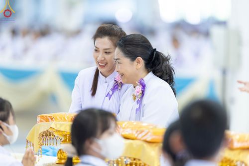 ภาพ No.99846:พิธีทอดผ้าป่า ต้นสมบัติจักรพรรดิ ในวันอาทิตย์ที่ 3 ธันวาคม พ.ศ. 2566 ณ สภาธรรมกายสากล วัดพระธรรมกาย จ.ปทุมธานี