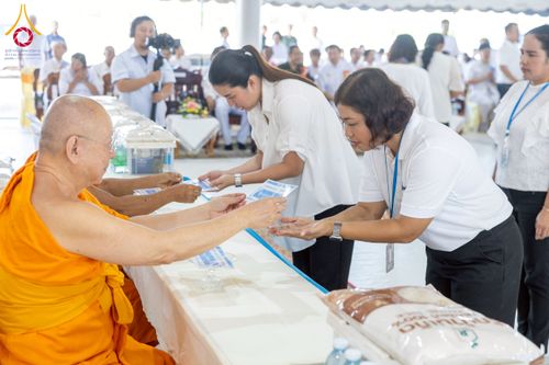 ภาพ No.230212:วันเสาร์ที่ 28 มิถุนายน พ.ศ. 2568 พิธีถวายสังฆทาน 323 วัด 4 จังหวัดชายแดนใต้ ปีที่ 21 ครั้งที่ 178 พิธีมอบกองทุนหนุนแรงใจช่วยครูใต้ ปีที่ 18 ครั้งที่ 142 ณ ศูนย์อบรมเยาวชนจังหวัดปัตตานี