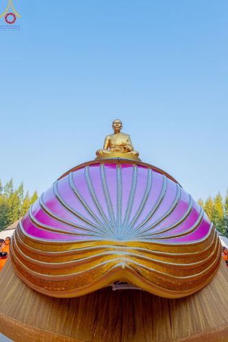 ภาพ No.107593:พิธีตักบาตรพระธรรมยาตราฯ ในโครงการธรรมยาตรากตัญญูบูชา มหาปูชนียาจารย์ พระมงคลเทพมุนี(สด จนฺทสโร) พระผู้ปราบมาร ปีที่ 12 ณ อนุสรณ์สถานมหาวิหารพระมงคลเทพมุนี อ.สองพี่น้อง จ.สุพรรณบุรี วันที่ 7 มกราคม พ.ศ. 2567