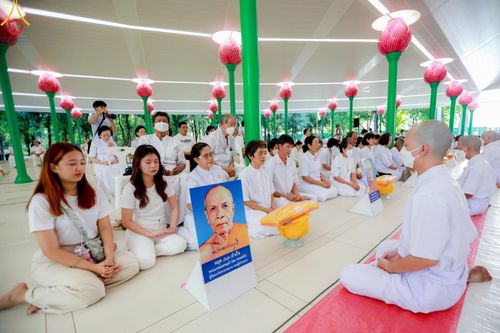 ภาพ No.141390:พิธีบรรพชาอุปสมบท โครงการอุปสมบทหมู่รุ่นผู้บริหาร รุ่นที่ 14 โครงการอุปสมบทหมู่ธรรมทายาท ระดับอุดมศึกษา รุ่นที่ 51 ภาคฤดูฝน ณ โบสถ์พระไตรปิฎก วัดพระธรรมกาย ในวันเสาร์ที่ 15 มิถุนายน พ.ศ. 2567