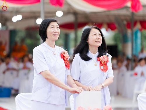 ภาพ No.158169:พิธีทอดผ้าป่า ติดตั้งแผ่นสิริฉะทะนะรัสมี(หลังคา) อาคาร 80 ปี หลวงพ่อธัมมชโย วันอาทิตย์ที่ 22 กันยายน พ.ศ. 2567 ณ ศูนย์ปฏิบัติธรรมวิหารแดง อ.วิหารแดง จ.สระบุรี