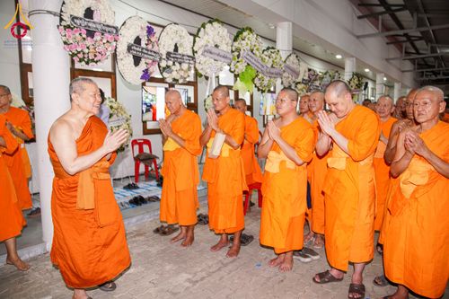 ภาพ No.315197:วันจันทร์ที่ 23 มีนาคม พ.ศ. 2569 พิธีบำเพ็ญกุศล คุณพ่อณรงค์ จินตมากุล  สิริอายุ 99 ปี 11 เดือน โยมบิดา พระครูปลัดรัตนวีรวัฒน์ (รังสฤษดิ์ อิทฺธิจินตโก) ที่ปรึกษาเจ้าคณะจังหวัดปทุมธานี เจ้าอาวาสวัดพระธรรมกาย  ณ ห้องปลูกศรัทธา 2 วัดพระธรรมกาย ปทุมธานี