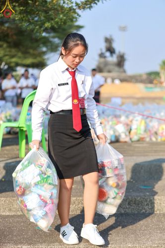 ภาพ No.180476:พิธีตักบาตรพระ ๑,๐๐๐ รูป ฉลองเมืองลำปาง ๑,๓๔๔ ปี วันเสาร์ที่ ๗ ธันวาคม พ.ศ. ๒๕๖๗ ณ ลานพระบรมราชานุสาวรีย์ พระนเรศวรมหาราช อ.เกาะคา จ.ลำปาง