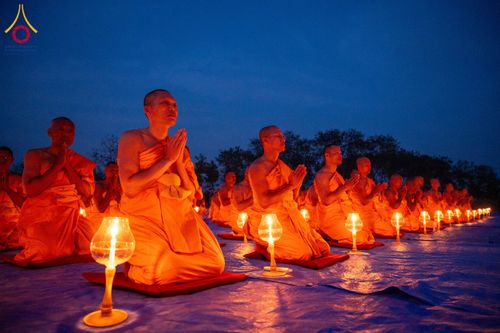 ภาพ No.132401:พิธีจุดโคมประทีปถวายเป็นพุทธบูชา ในโครงการบรรพชา 1,250 รูป ณ แดนประสูติ สวนลุมพินี ประเทศเนปาล วันที่ 17 มีนาคม พ.ศ. 2567