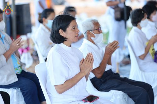 ภาพ No.76250:พิธีกลั่นแผ่นดินสร้างมหาเจดีย์ปัตตานี , พิธีตักบาตรแด่พระภิกษุสงฆ์ 159 รูป ,  พิธีทอดผ้าป่า , พิธีโปรยรัตนชาติ ,  พิธีจุดประทีปถวายเป็นพุทธบูชา ณ ศูนย์อบรมเยาวชนปัตตานี จ.ปัตตานี วันอาทิตย์ที่ 5 กุมภาพันธ์ พ.ศ.2566