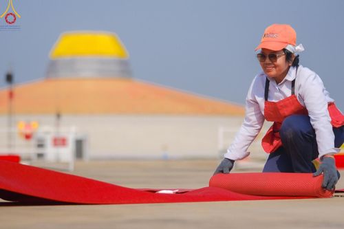 ภาพ No.208139:V.55 สารพัดV สารพัดดี ที่วัดพระธรรมกาย ในโครงการธรรมยาตรา กตัญญูบูชา มหาปูชนียาจารย์ พระมงคลเทพมุนี (สด จนฺทสโร) พระผู้ปราบมาร อนุสรณ์สถาน 7 แห่ง ปีที่ 13 ระหว่างวันที่ 2-31 มกราคม พ.ศ. 2568