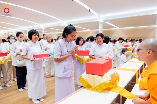 ภาพ No.237890:วันอาทิตย์ที่ 10 สิงหาคม พ.ศ. 2568 พิธีถวายไทยธรรมมุทิตาเปรียญธรรมและบาลีศึกษา ณ ห้องแก้วสารพัดนึก2 วัดพระธรรมกาย ปทุมธานี