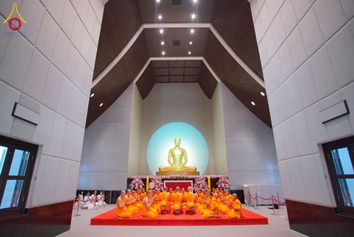 ภาพ No.62169:พิธีอุปสมบทในโครงการอุปสมบทหมู่ บูชาธรรมหลวงพ่อธัมมชโย พ.ศ.2567 ณ อุโบสถ วัดพระธรรมกาย จ.ปทุมธานี วันที่ 13-15 เมษายน พ.ศ. 2567