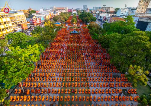 ภาพ No.312946:วันอาทิตย์ที่ 8 มีนาคม พ.ศ.2569 ทำบุญเมืองนครราชสีมา 558 ปี ตักบาตรพระ 10,000 รูป (ภาพชุดที่ 2)