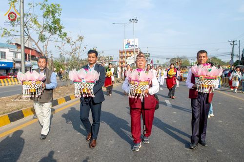 ภาพ No.212957:วันที่ 14 - 15 มีนาคม พ.ศ. 2568 คณะสงฆ์และสามเณรเดินธรรมยาตรา ในโครงการบวชสามเณรเนปาล 500 รูป ไปยังสถานที่รอบมายาเทวีและลุมพินีเกรด ณ ลุมพินี ประเทศเนปาล