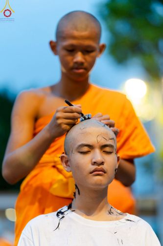 ภาพ No.213717:วันอาทิตย์ที่ 30 มีนาคม พ.ศ. 2568 พิธีตัดปอยผม โครงการหน่อแก้วเปรียญธรรม รุ่นที่ 13 ณ ค่ายจองแชมป์ หมู่กุฏิสามเณรเปรียญธรรม วัดพระธรรมกาย