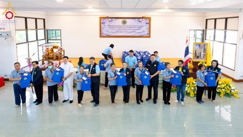 ภาพ No.259756:วันที่ 24 ตุลาคม พ.ศ. 2568 รพ.สต.คลองหนึ่ง อ.คลองหลวง สังกัด อบจ.ปทุมธานี จัดประชุมและมอบครุภัณฑ์ทางการแพทย์ เสริมพลัง อสม. ขับเคลื่อนสุขภาพชุมชนอย่างยั่งยืน ณ วัดพระธรรมกาย