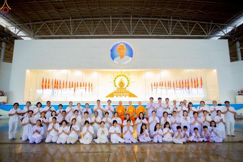 ภาพ No.227927:วันอาทิตย์ที่ 1 มิถุนายน พ.ศ. 2568 พิธีตักบาตร , พิธีบูชาข้าวพระ ณ วัดพระธรรมกาย จ.ปทุมธานี