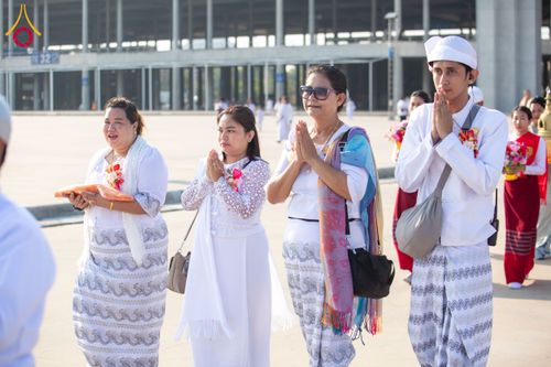 ภาพ No.209697:วันอาทิตย์ที่ 2 มีนาคม พ.ศ. 2568 พิธีภาคบ่าย สัมมนาพิเศษ, ปฏิบัติธรรม พิธีรับมอบพระบรมสารีริกธาตุ ณ สภาธรรมกายสากล วัดพระธรรมกาย