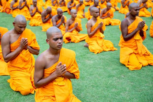 ภาพ No.231099:วันที่ 1 กรกฎาคม พ.ศ. 2568 โครงการบรรพชาสามเณร 300 รูป ถวายเป็นพุทธบูชา  วันอาสาฬหบูชา ณ จุดกำเนิดพระรัตนตรัย  ต้นแหล่งธัมมจักกัปปวัตตนสูตร เมืองพาราณสี  สารนาถ ประเทศอินเดีย