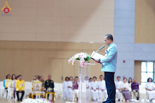 ภาพ No.196103:ผู้ว่าปทุมฯ เปิดงานวันครู ครั้งที่ 69 พ.ศ. 2568 จังหวัดปทุมธานี “เรียนดี มีความสุข : ครูไทยร่วมใจปฏิวัติการศึกษา เด็กฉลาดคิด ฉลาดทำ” ณ วัดพระธรรมกาย - รวมใจระลึกถึงพระคุณบูรพาจารย์ ยกย่องเชิดชูเกียรติผู้ประกอบวิชาชีพทางการศึกษาที่ประกอบคุณงามความดี 