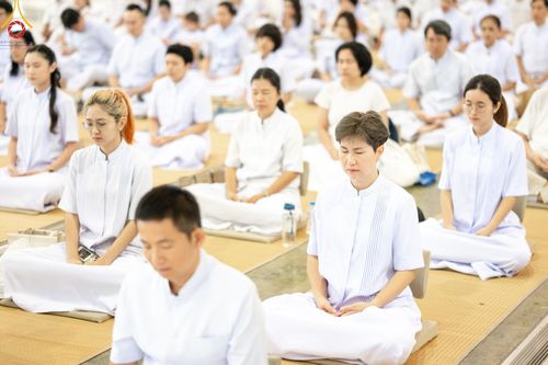 ภาพ No.151220:พิธีบูชาข้าวพระ ในวันอาทิตย์ต้นเดือน วันที่ 1 กันยายน พ.ศ. 2567 ณ สภาธรรมกายสากล วัดพระธรรมกาย