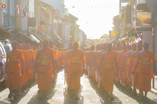 ภาพ No.248776:วันที่ 20 กันยายน พ.ศ. 2568 พิธีอัญเชิญรูปหล่อหลวงปู่วัดปากน้ำ ภาษีเจริญ จากวัดมงคลนิมิตร พระอารามหลวง เพื่อประดิษฐาน ณ วิหารพระมงคลเทพมุนี (สด จนฺทสโร)  ศูนย์ปฏิบัติธรรมภูเก็ต จ.ภูเก็ต