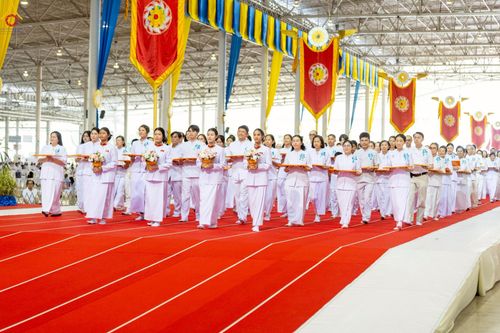 ภาพ No.277539:วันอาทิตย์ต้นเดือนที่ 7 ธันวาคม พ.ศ.2568 พิธีทอดผ้าป่าต้นสมบัติจักรพรรดิ ณ สภาธรรมกายสากล วัดพระธรรมกาย