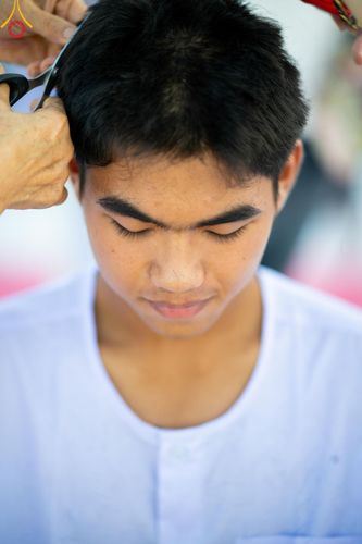 ภาพ No.132706:พิธีปลงผมยุวธรรมทายาท รุ่นที่ 32 มัชฌิมธรรมทายาท รุ่นที่ 28 ณ ลานธรรม วัดพระธรรมกาย วันเสาร์ที่ 30 มีนาคม พ.ศ. 2567