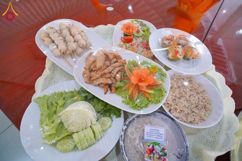 ภาพ No.322834:วันที่ 18 เมษายน พ.ศ. 2569 พิธีถวายภัตตาหารเมนูสวรรค์ เพื่อการบรรลุธรรม ณ หอฉันคุณยายอาจารย์ฯ วัดพระธรรมกาย