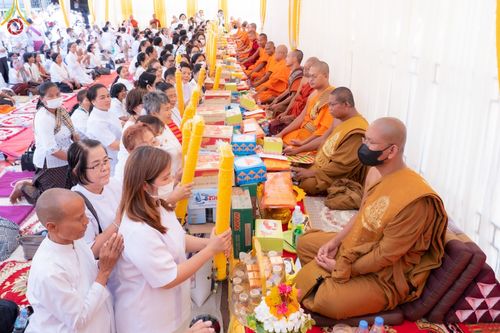 ภาพ No.48448:ประมวลภาพประธานมูลนิธิธรรมกายถวายเทียนพรรษา 43 วัด ในเขตจังหวัดไพลิน ประเทศกัมพูชา