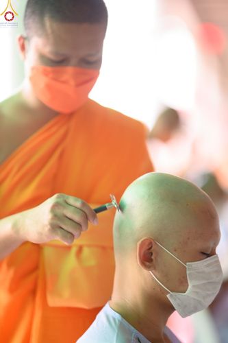ภาพ No.47323:ประมวลภาพพิธีปลงผม ในโครงการบรรพชาอุปสมบทหมู่ ภาคฤดูฝน 2565