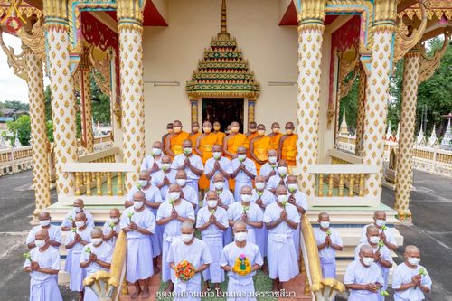 ภาพ No.40266:พิธีตัดปอยผม ปลงผม ขอขมารับผ้าไตรและพิธีบรรพชา ในโครงการอุปสมบท บูชาธรรมมหาปูชนียาจารย์ ประจำปี 2564 ชุดที่ 11