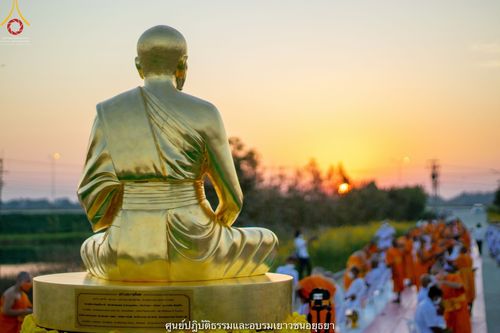 ภาพ No.39793:พิธีตัดปอยผม ปลงผม ขอขมารับผ้าไตรและพิธีบรรพชา ในโครงการอุปสมบท บูชาธรรมมหาปูชนียาจารย์ ประจำปี 2564 ชุดที่ 6