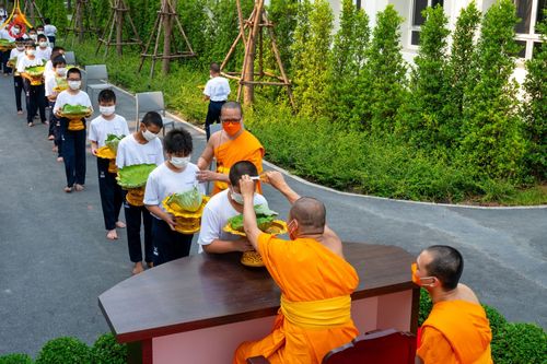 ภาพ No.44456:ประมวลภาพพิธีปลงผม โครงการบรรพชาสามเณรหน่อแก้วเปรียญธรรมรุ่นที่ 10