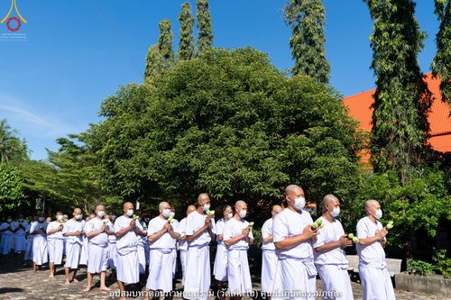 ภาพ No.40773:พิธีตัดปอยผม ปลงผม ขอขมารับผ้าไตรและพิธีบรรพชา ในโครงการอุปสมบท บูชาธรรมมหาปูชนียาจารย์ ประจำปี 2564 ชุดที่ 16