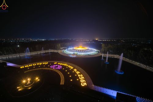 ภาพ No.55345:ประมวลภาพพิธีลอยกระทงธรรม ณ วัดพระธรรมกาย (วันที่ 8 พฤศจิกายน พ.ศ. 2565)