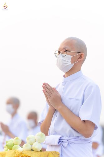 ภาพ No.44206:ประมวลภาพพิธีเวียนประทักษิณ, พิธีวันทาพระมหาธรรมกายเจดีย์ และพิธีขอขมารับผ้าไตร โครงการบวชภาคฤดูร้อน พ.ศ. 2565