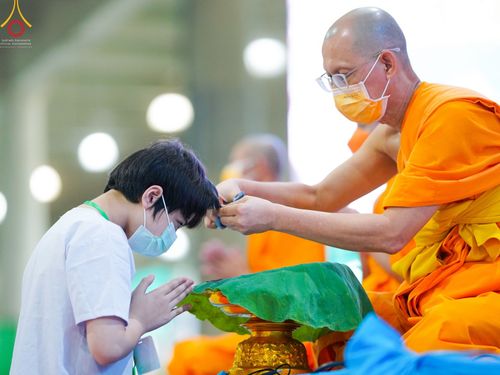 ภาพ No.43970:ประมวลภาพพิธีปลงผม โครงการบรรพชาสามเณรฟื้นฟูพระพุทธศาสนาทั่วไทย ณ ศูนย์อบรมวัดพระธรรมกาย