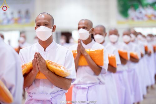 ภาพ No.40860:พิธีตัดปอยผม ปลงผม ขอขมารับผ้าไตรและพิธีบรรพชา ในโครงการอุปสมบท บูชาธรรมมหาปูชนียาจารย์ ประจำปี 2564 ชุดที่ 17