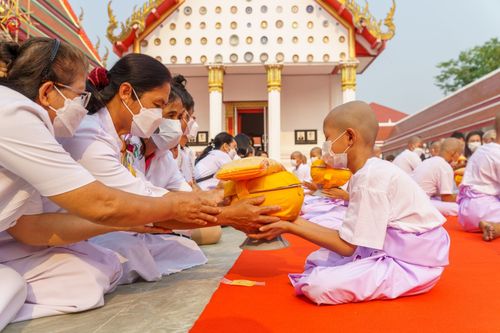 ภาพ No.44703:ประมวลภาพพิธีบรรพชา ในโครงการบรรพชาสามเณรฟื้นฟูพระพุทธศาสนาทั่วไทย ณ วัดสองพี่น้อง