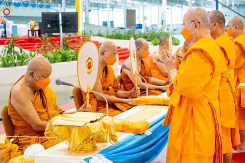 ภาพ No.48570:ประมวลภาพพิธีรำลึกถึงนักสร้างบารมี ในวันมหารำลึก ครั้งที่ 32 ณ วัดพระธรรมกาย