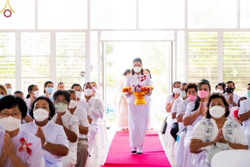 ภาพ No.45964:ประมวลภาพพิธีตักบาตร โครงการบรรพชาสามเณรฟื้นฟูพระพุทธศาสนาทั่วไทย ณ ศูนย์ปฏิบัติธรรมสมุทรปราการบางบ่อ 