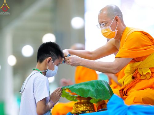 ภาพ No.43968:ประมวลภาพพิธีปลงผม โครงการบรรพชาสามเณรฟื้นฟูพระพุทธศาสนาทั่วไทย ณ ศูนย์อบรมวัดพระธรรมกาย