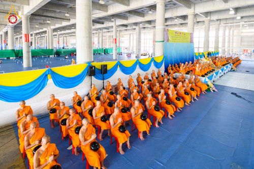 ภาพ No.52047:ประมวลภาพพิธีตักบาตรมิตรภาพไทย-เมียนมาร์ 105 รูป ณ วัดพระธรรมกาย
