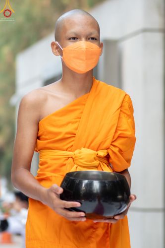 ภาพ No.45917:ประมวลภาพพิธีตักบาตรและทอดผ้าป่า โครงการบรรพชาสามเณรฟื้นฟูพระพุทธศาสนาทั่วไทย ณ อนุสรณ์สถานพระมงคลเทพมุนี