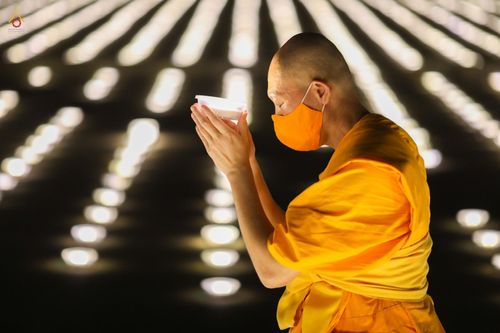 ภาพ No.38723:พิธีจุดประทีปถวายเป็นพุทธบูชา และพิธีลอยกระทงธรรม เนื่องในวันลอยกระทง ณ วัดพระธรรมกาย